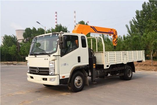 點(diǎn)擊查看詳細(xì)信息<br>標(biāo)題：5噸凱馬隨車吊 閱讀次數(shù)：2652