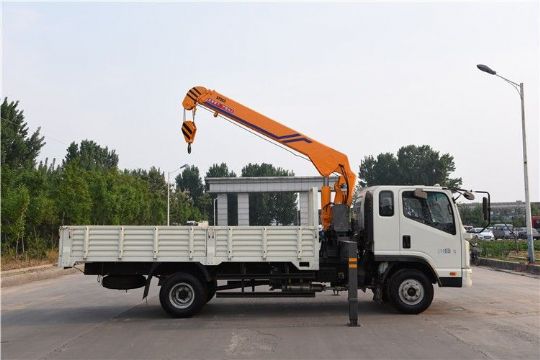 點(diǎn)擊查看詳細(xì)信息<br>標(biāo)題：5噸凱馬隨車吊3節(jié)臂 閱讀次數(shù)：2889