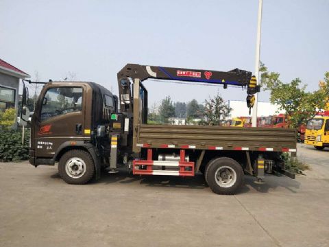 點擊查看詳細(xì)信息<br>標(biāo)題：4噸重汽豪沃隨車吊 閱讀次數(shù)：2242