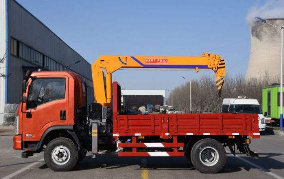 點擊查看詳細(xì)信息<br>標(biāo)題：4噸大運隨車吊 閱讀次數(shù)：2142