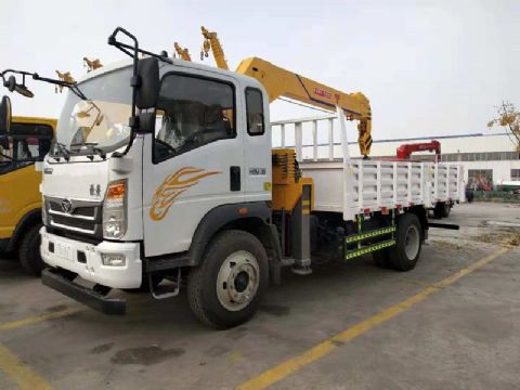 點擊查看詳細信息<br>標題：5噸重汽豪曼隨車吊 閱讀次數(shù)：2359