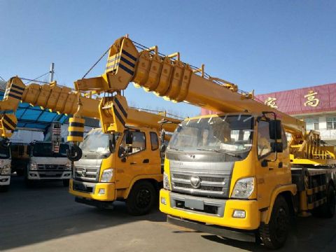 點擊查看詳細信息<br>標題：12噸福田汽車吊 閱讀次數(shù)：2323