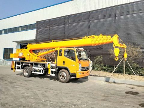 點擊查看詳細信息<br>標題：12噸凱馬汽車吊 閱讀次數(shù)：2265